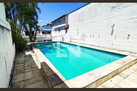 Casa à venda com 563m², 4 quartos e 5 vagasÁrea externa 