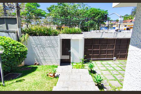 Casa à venda com 563m², 4 quartos e 5 vagasÁrea externa 