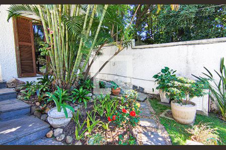 Casa à venda com 563m², 4 quartos e 5 vagasÁrea externa 