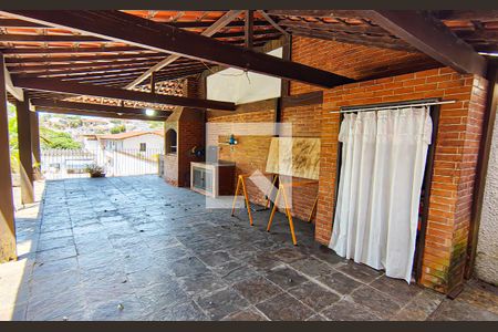 Casa à venda com 563m², 4 quartos e 5 vagasÁrea externa 