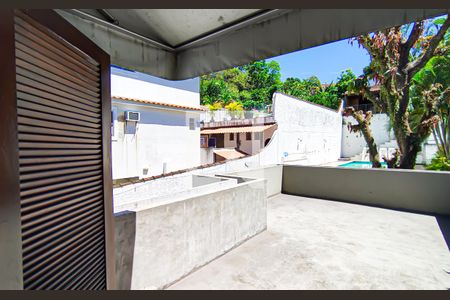 Casa à venda com 563m², 4 quartos e 5 vagasVaranda Suíte 2