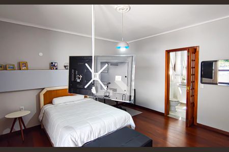 Casa à venda com 563m², 4 quartos e 5 vagasSuíte 2