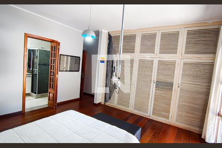 Casa à venda com 563m², 4 quartos e 5 vagasSuíte 2