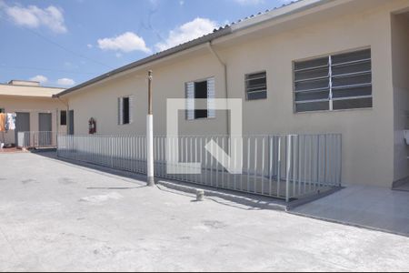 Casa para alugar com 74m², 2 quartos e sem vagaQuintal