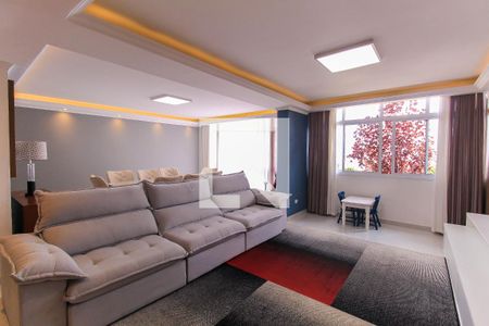 Apartamento à venda com 175m², 3 quartos e 1 vaga Apartamento à venda com 175m², 3 quartos e 1 vagaSala