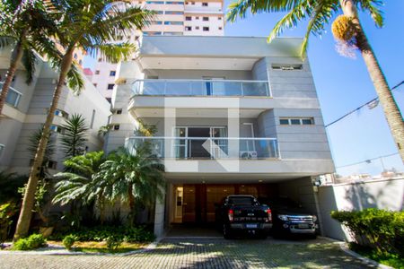 Casa à venda com 470m², 3 quartos e 3 vagasFachada da casa