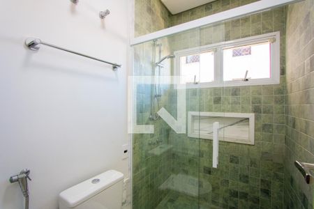 Casa à venda com 470m², 3 quartos e 3 vagasBanheiro do quarto 2