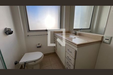 Apartamento à venda com 170m², 3 quartos e 2 vagasBanheiro