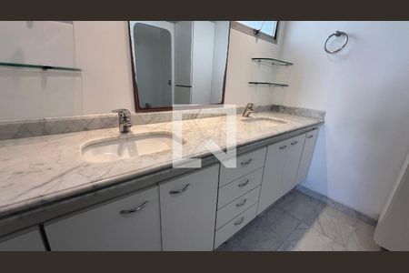 Apartamento à venda com 170m², 3 quartos e 2 vagasBanheiro da Suíte