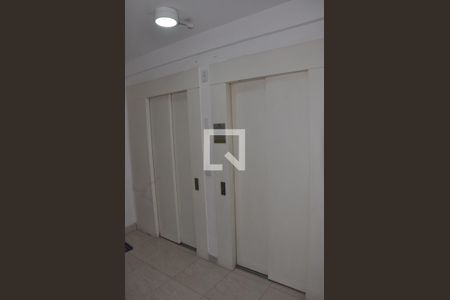 Apartamento à venda com 65m², 3 quartos e 1 vagaElevadores