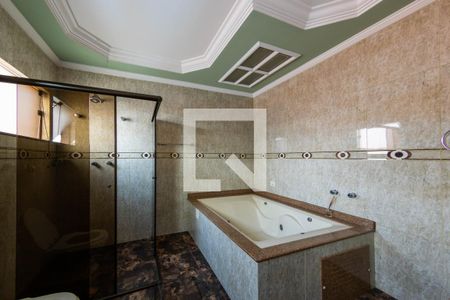 Casa à venda com 270m², 5 quartos e 5 vagas Casa à venda com 270m², 5 quartos e 5 vagasBanheiro