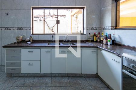 Casa à venda com 270m², 5 quartos e 5 vagas Casa à venda com 270m², 5 quartos e 5 vagasCozinha