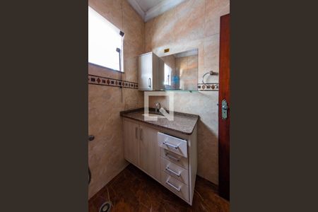 Casa à venda com 270m², 5 quartos e 5 vagas Casa à venda com 270m², 5 quartos e 5 vagasBanheiro