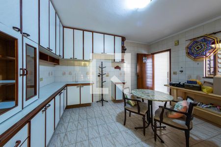 Casa à venda com 270m², 5 quartos e 5 vagas Casa à venda com 270m², 5 quartos e 5 vagasCozinha