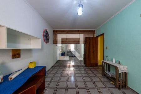 Casa à venda com 270m², 5 quartos e 5 vagas Casa à venda com 270m², 5 quartos e 5 vagasQuarto