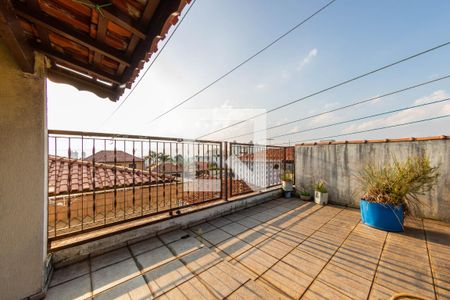 Casa à venda com 270m², 5 quartos e 5 vagas Casa à venda com 270m², 5 quartos e 5 vagasÁrea comum