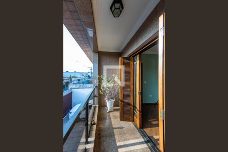 Casa à venda com 270m², 5 quartos e 5 vagas Casa à venda com 270m², 5 quartos e 5 vagasVaranda