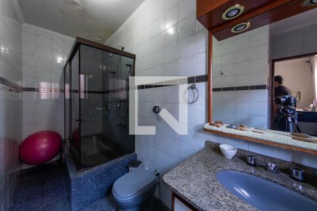 Casa à venda com 270m², 5 quartos e 5 vagas Casa à venda com 270m², 5 quartos e 5 vagasBanheiro