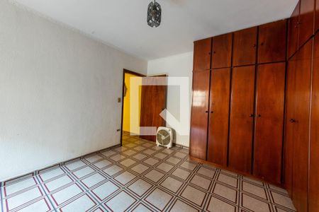 Casa à venda com 270m², 5 quartos e 5 vagas Casa à venda com 270m², 5 quartos e 5 vagasQuarto