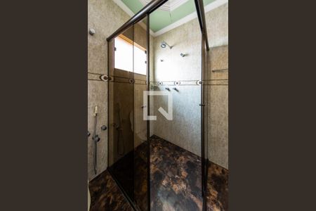 Casa à venda com 270m², 5 quartos e 5 vagas Casa à venda com 270m², 5 quartos e 5 vagasBanheiro
