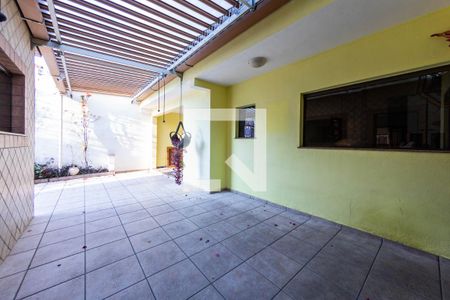 Casa à venda com 270m², 5 quartos e 5 vagas Casa à venda com 270m², 5 quartos e 5 vagasÁrea comum