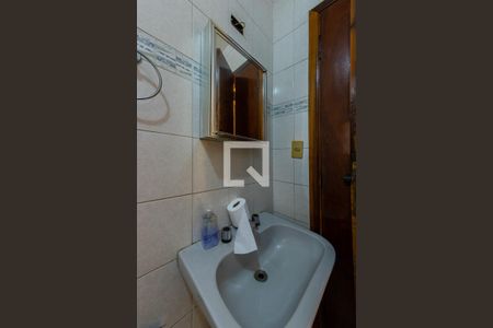Casa à venda com 270m², 5 quartos e 5 vagas Casa à venda com 270m², 5 quartos e 5 vagasBanheiro