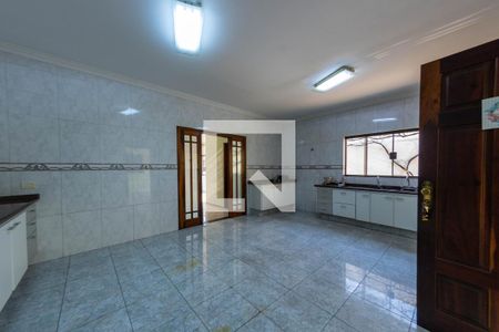 Casa à venda com 270m², 5 quartos e 5 vagas Casa à venda com 270m², 5 quartos e 5 vagasCozinha