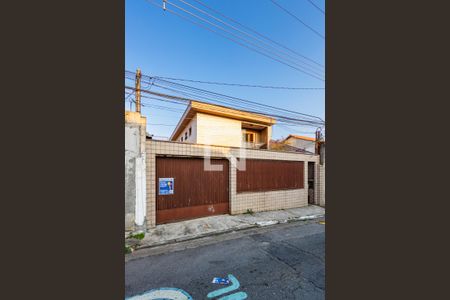 Casa à venda com 270m², 5 quartos e 5 vagas Casa à venda com 270m², 5 quartos e 5 vagasFachada