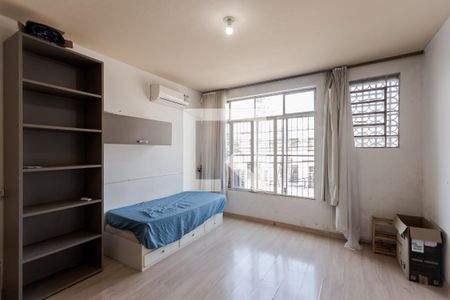 Dormitório de kitnet/studio à venda com 1 quarto, 38m² em Floresta, Porto Alegre