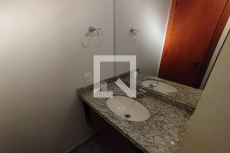 Apartamento para alugar com 163m², 3 quartos e 2 vagasBanheiro