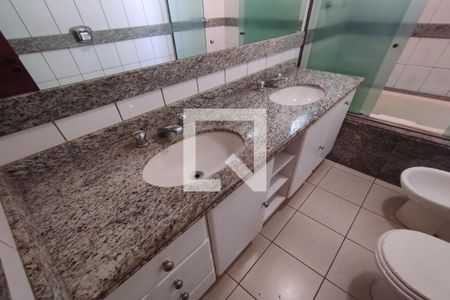 Apartamento para alugar com 163m², 3 quartos e 2 vagasBanheiro