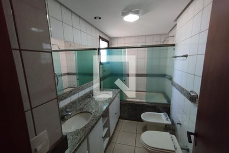 Apartamento para alugar com 163m², 3 quartos e 2 vagasBanheiro