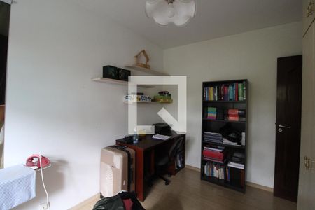 Casa à venda com 386m², 4 quartos e 4 vagasQuarto 2