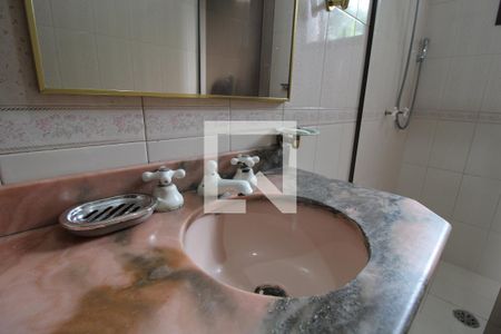 Casa à venda com 386m², 4 quartos e 4 vagasPia do banheiro