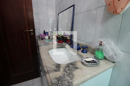 Casa à venda com 386m², 4 quartos e 4 vagasPia banheiro da suíte 2