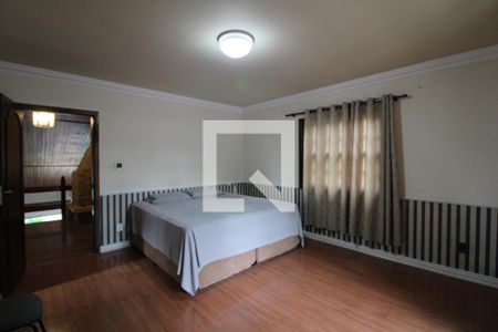 Casa à venda com 386m², 4 quartos e 4 vagasSuíte 1