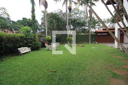 Casa à venda com 386m², 4 quartos e 4 vagasLateral da casa