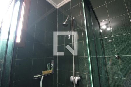 Casa à venda com 386m², 4 quartos e 4 vagasChuveiro banheiro da suíte 1