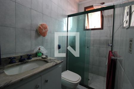 Casa à venda com 386m², 4 quartos e 4 vagasBanheiro da suíte 2