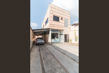 Casa para alugar com 350m², 2 quartos e 10 vagasGaragem/Fachada Salão Comercial