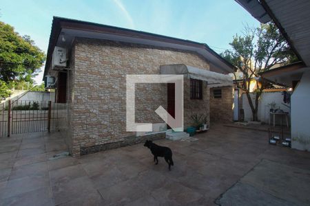 Casa à venda com 300m², 2 quartos e 5 vagas Casa à venda com 300m², 2 quartos e 5 vagasPatio