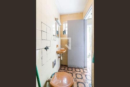 Casa à venda com 130m², 3 quartos e 2 vagas Casa à venda com 130m², 3 quartos e 2 vagasÁrea de Serviço - Banheiro