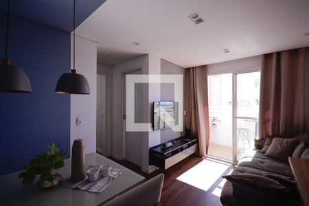Sala de casa de condomínio para alugar com 2 quartos, 45m² em Parque Fongaro, São Paulo