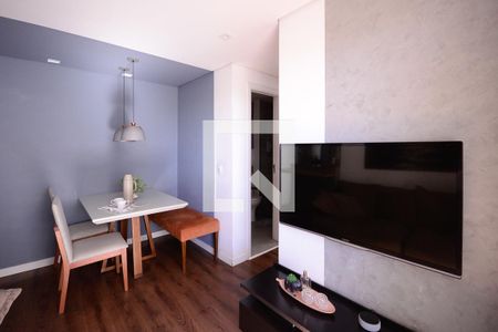 Sala de casa de condomínio para alugar com 2 quartos, 45m² em Parque Fongaro, São Paulo