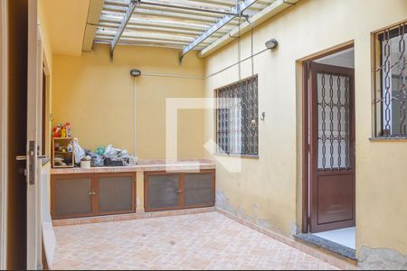 Casa à venda com 162m², 2 quartos e 2 vagasQuintal