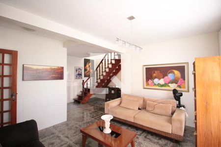 Sala de casa à venda com 3 quartos, 150m² em Guarani, Belo Horizonte