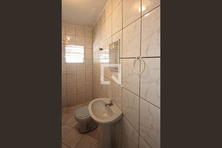 Banheiro de casa para alugar com 1 quarto, 50m² em Parque São Rafael, São Paulo