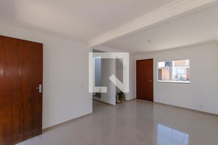 Sala e cozinha de casa para alugar com 2 quartos, 72m² em Campeche, Florianópolis