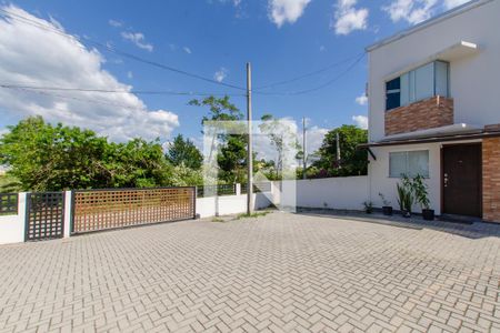 Casa para alugar com 72m², 2 quartos e 1 vaga Casa para alugar com 72m², 2 quartos e 1 vagaEstacionamento