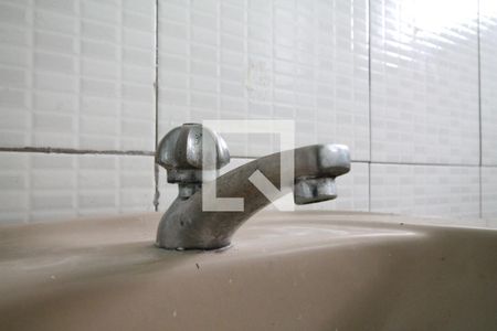 Casa para alugar com 100m², 2 quartos e 2 vagasBanheiro - torneira